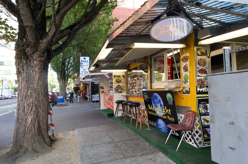 20150827_172624 D3S.jpg - "Food trucks" central-city, Portland, OR